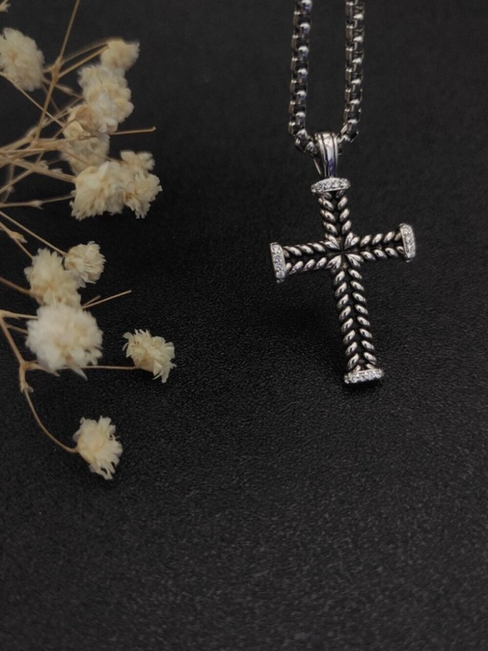 David Yurman 925 Silver Pave Diamond Cable Cross Necklace with Original Pouch - Picture 4 of 4
